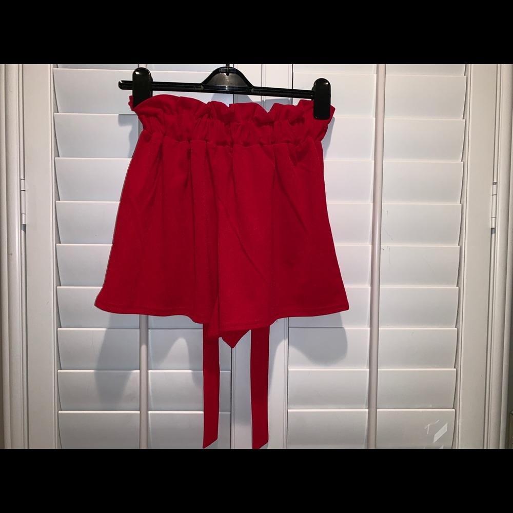 Red Crepe Ruched Tie Waist Shorts